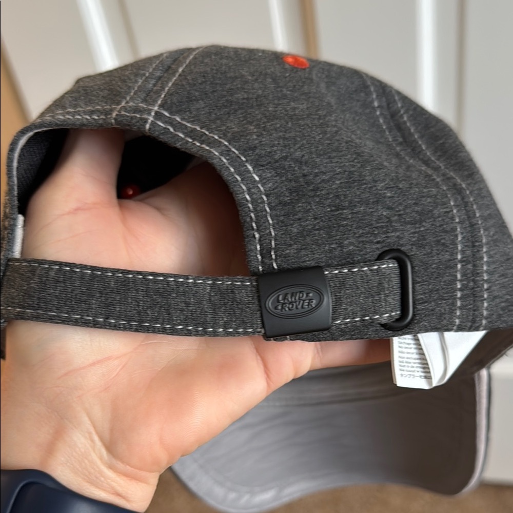 Like New - Land Rover Hat - Picture 6 of 9
